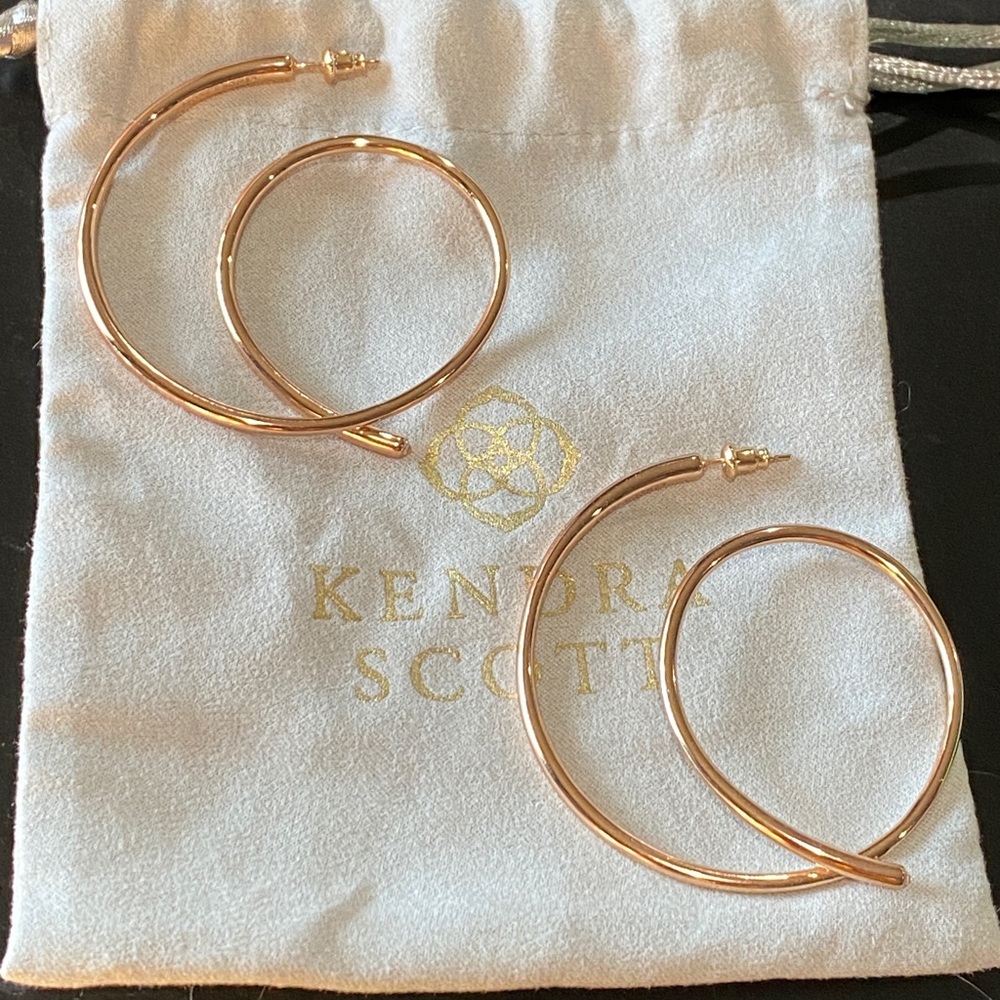 Almost new w/out tag Kendra Scott Mylse rose gold twist hoops